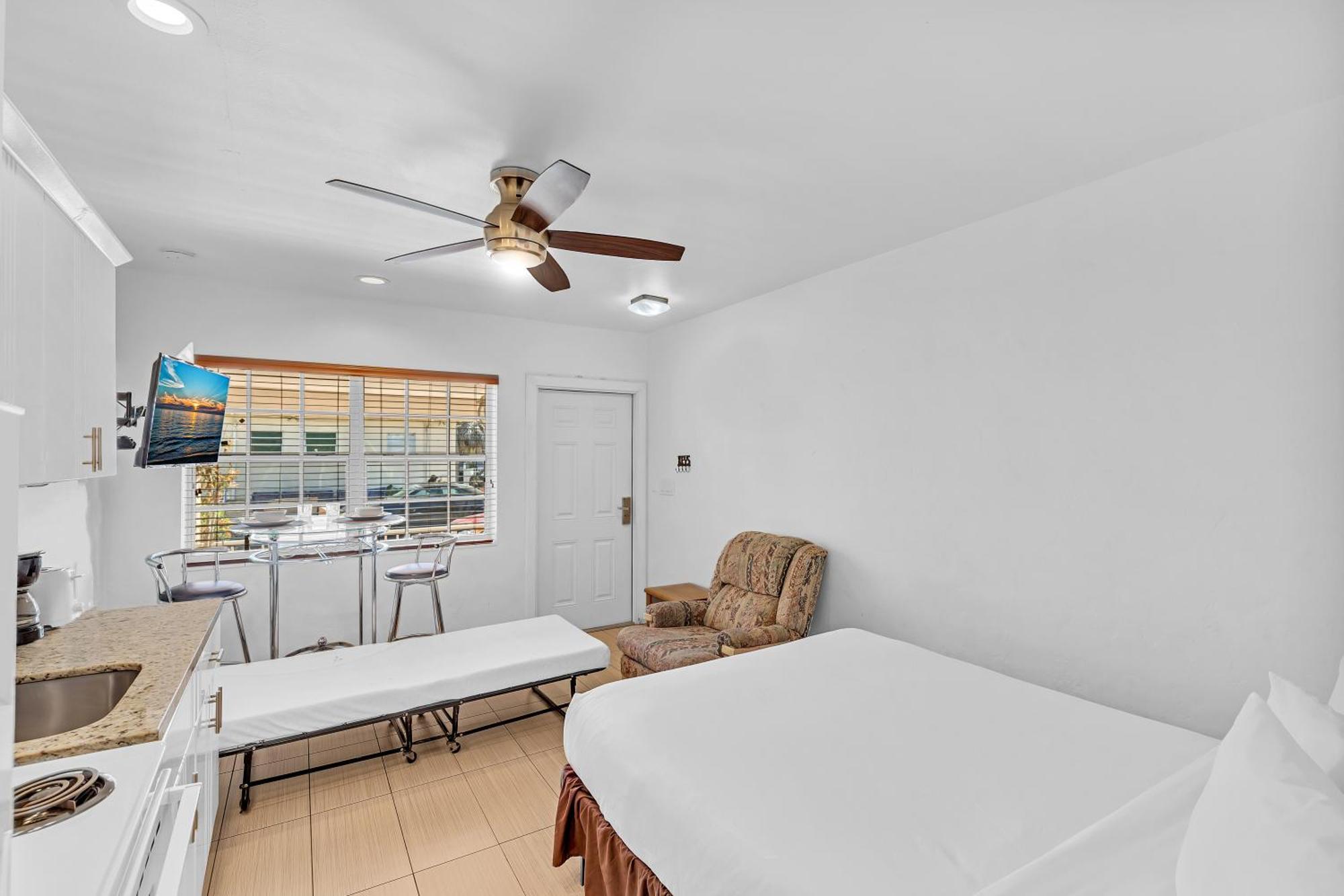 The Sunrise Apartment Hollywood Exterior photo